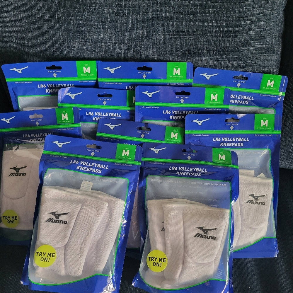 10 pairs of Size Medium - Mizuno LR6 Kneepad #480105